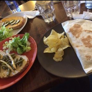 fajita and toasts  at Entre Pedras in Santiago De Compostela