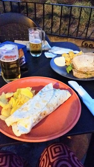 Dorum de seitán y hamburguesa de avena at Entre Pedras in Santiago De Compostela