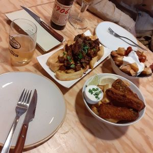 Zorza, Tofu & Chips e Patacas  at Entre Pedras in Santiago De Compostela