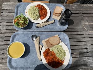 Vegan lunch with soup or salad at Vier Linden - Freiestrasse in Zurich