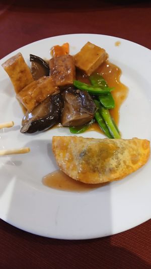 Raviolis Mushrooms and tofu with vegetables at Chifa Hou Wha in Lima