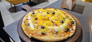 Vegan Tandoori Pizza at The Great Indian Pizza in Rajkot