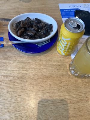 Los champiñones de entrada son muy buenos   at Taqueria El Califa in Queretaro