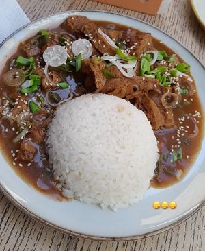 Seitán mongoliano con arroz at MAQUI - Jose Manuel Infante in Santiago