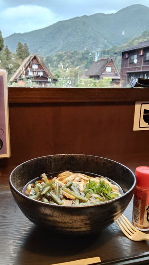 I ordered the vegan Udon soup, and the broth was so fragrant and soothing! The noodles were perfectly chewy! at Hanamizuki Shirakawa in Shirakawa