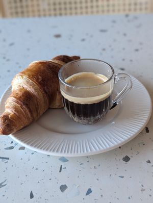  at Lucy's Coffee in Lescar