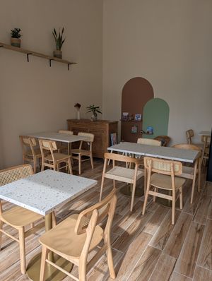  at Lucy's Coffee in Lescar