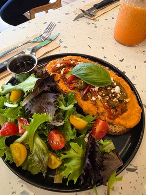  at Lucy's Coffee in Lescar