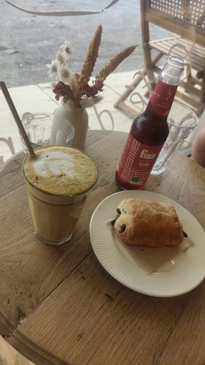  at Lucy's Coffee in Lescar