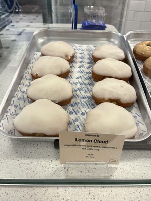 Lemon cloud yum!  at Borough 22 - Selfridges in London