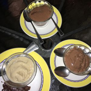 Mocca ice cream, vanilla ice cream with brownie, chocolate mousse at Lo Que Hay Cafe in Merida