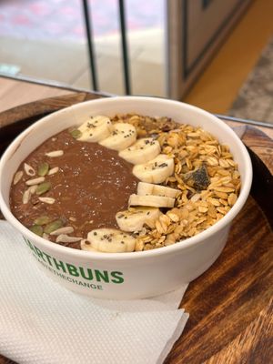 Oh so chocolately smoothie bowl at EarthBuns in Mumbai