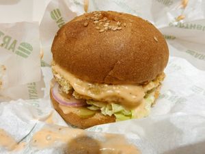 Burger at EarthBuns in Mumbai