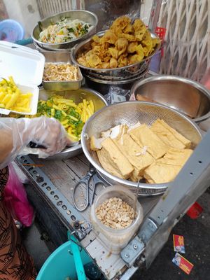 Preparing my mi xao at Xao Chay in Ho Chi Minh City