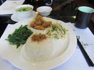 Very satisfactory vegetarian set lunch for USD 4. at Nha Hang Chay Thien Phat in Hanoi