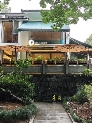 Street view at Hermit's Cafe 尚隱植物料理 in Hangzhou