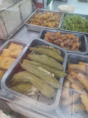 Com chay selection at Hỷ Lạc Quan in Ho Chi Minh City