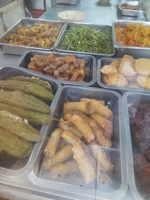 Com chay selection at Hỷ Lạc Quan in Ho Chi Minh City