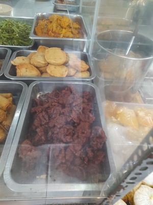 Com chay selection at Hỷ Lạc Quan in Ho Chi Minh City