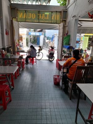  at Hỷ Lạc Quan in Ho Chi Minh City