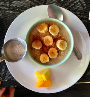 oatmeal at Como En Mi Casa in Puerto Viejo De Talamanca