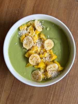 SUPER GREEN SMOOTHIE BOWL at Cafe Nella Giungla in Hikkaduwa
