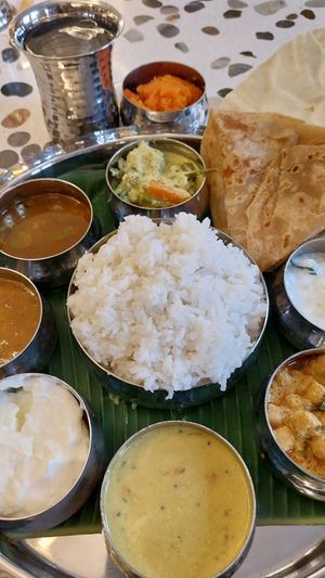 South Indian Thali (sappadu) at Nagerkovil Arya Bhavan - Notre Dame in Paris