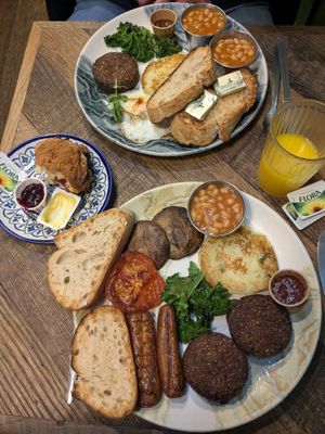 Vegan breakfast bottom, vegetarian breakfast top at Keoghs Cafe in Dublin