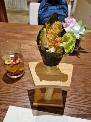 Temaki with avocado and floss at A Wave Pure Vegetarian Food (Flower Garden Store) 一朵浪花  纯净素食(花卉园店) in Chongqing