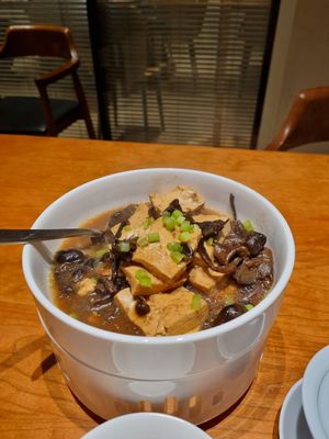 Tofu and mushrooms stew at A Wave Pure Vegetarian Food (Flower Garden Store) 一朵浪花  纯净素食(花卉园店) in Chongqing