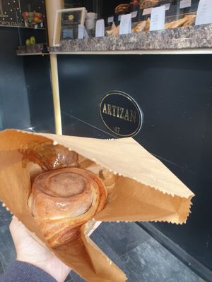 Cinnamon bun at Artizan in Woodbridge