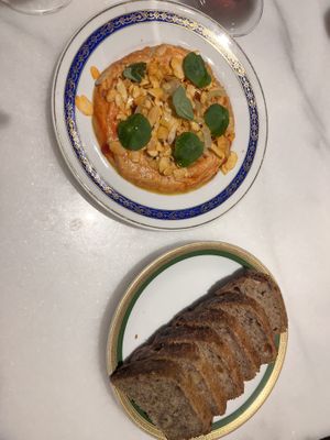 Hummus  at Noah in Krakow