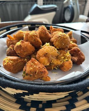 Fried turmeric cauliflower + lemon zest at Mondo Mediterraneo in Amsterdam