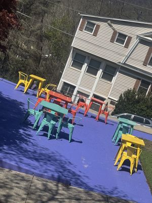 I think you can sit out here but it might be shared space   at Raw Living Kitchen in Waynesville