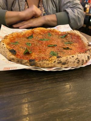 pizza marinara   at Le Mani Pizza Napoletana in Passo Fundo