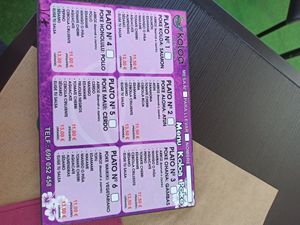 Ready-made bowls at Koloa Poke in Fuerteventura