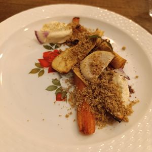 Je précise : l'assiette n'est pas encore entamée. at CURIEUSES  in Dijon