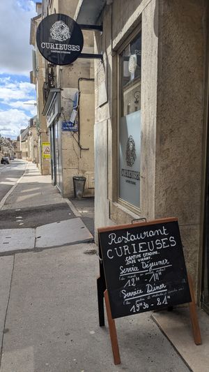  at CURIEUSES  in Dijon