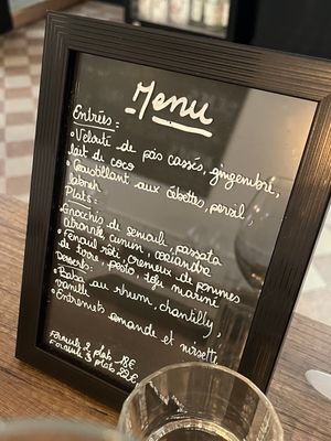   at CURIEUSES  in Dijon