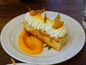 Pain de Gênes at CURIEUSES  in Dijon