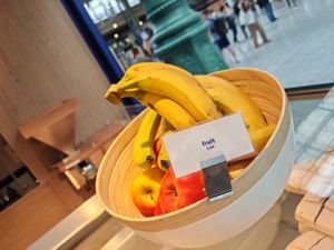 Fruits at Donnant - Gare du Nord  in Paris