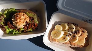 Nick Toast and Golden Banana Toast  at Twenty Miles in Fukuoka