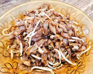 Fried kuey teow at Sanwa Moto Vegetarian - 三和 素 in Kuching