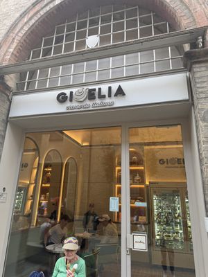   at Gioelia in Pompei