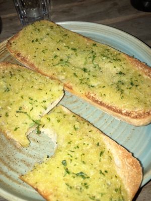Ciabatta garlic bread   at The Head of the River  in Oxford