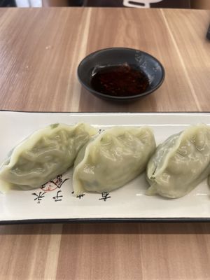 Vegan Mandu served on the house   at Monggeul Monggeul - 몽글몽글 in Seoul