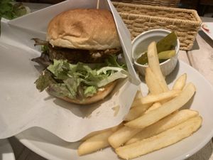 Seasonal mushroom burger at AIN SOPH.Soar in Tokyo