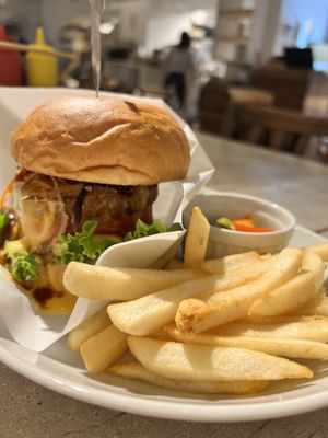 Ripple Burger  at AIN SOPH.Soar in Tokyo