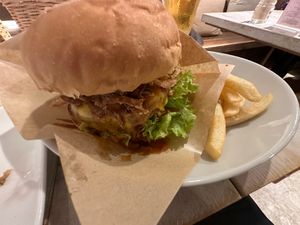 Ripple Cheese Burger at AIN SOPH.Soar in Tokyo