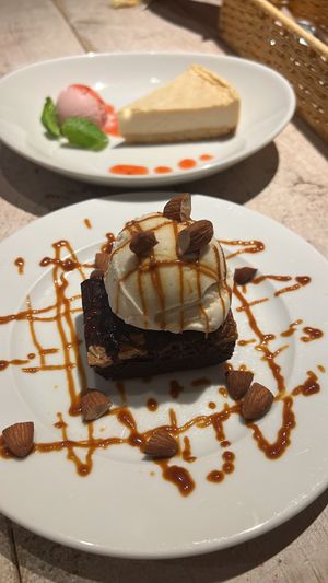 Cheesecake and Brownie  at AIN SOPH.Soar in Tokyo